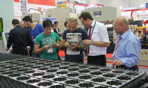 İmalat Endüstrisi Kazanmaya Devam Ediyor