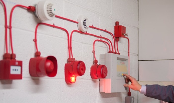 Yangın Mühendisliğinde Yangın Alarm Bilgisayar İzleme Sistemi Araştırması Yangın Mühendisliğinde Yangın Alarm Bilgisayar İzleme Sistemi Araştırması