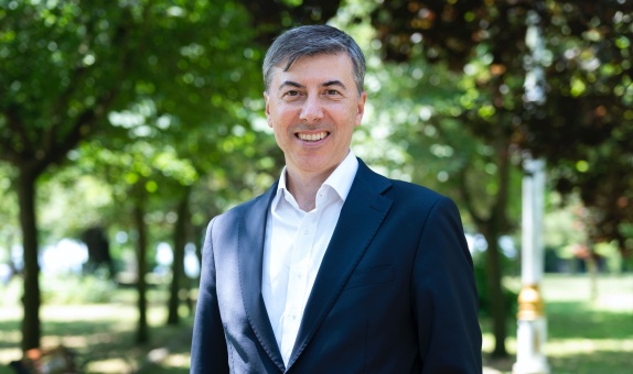 İzocam Genel Direktörü Murat Savcı: 'İzocam Markalı Ürünler Yangın Güvenliğinde Öne Çıkıyor' İzocam Genel Direktörü Murat Savcı: 'İzocam Markalı Ürünler Yangın Güvenliğinde Öne Çıkıyor'