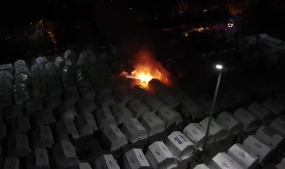 AFAD Tarafından Deprem Bölgesinde 300 Bin 809 Çadır Kuruldu AFAD Tarafından Deprem Bölgesinde 300 Bin 809 Çadır Kuruldu