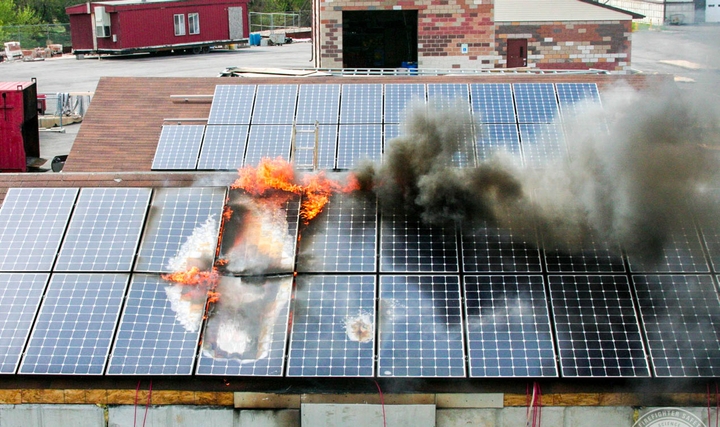 Fotovoltaik Panellerde Yangın Riski ve Önlemleri