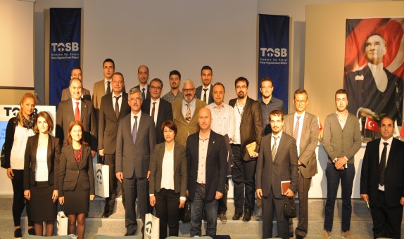 İŞ SAĞLIĞI VE GÜVENLİĞİ'NİN ÖDÜLLÜ SEKTÖRÜ OTOMOTİV SANAYİİ'NDEN DİĞER SANAYİ KOLLARINA BİLGİ DESTEĞİ İŞ SAĞLIĞI VE GÜVENLİĞİ'NİN ÖDÜLLÜ SEKTÖRÜ OTOMOTİV SANAYİİ'NDEN DİĞER SANAYİ KOLLARINA BİLGİ DESTEĞİ