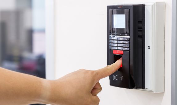 Biyometrik Sistemlerin Güvenliği Biyometrik Sistemlerin Güvenliği