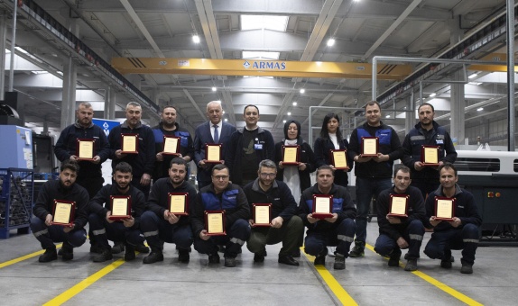 Armaş Çalışanları Düzenlenen Törenle Ödüllerini Aldı Armaş Çalışanları Düzenlenen Törenle Ödüllerini Aldı