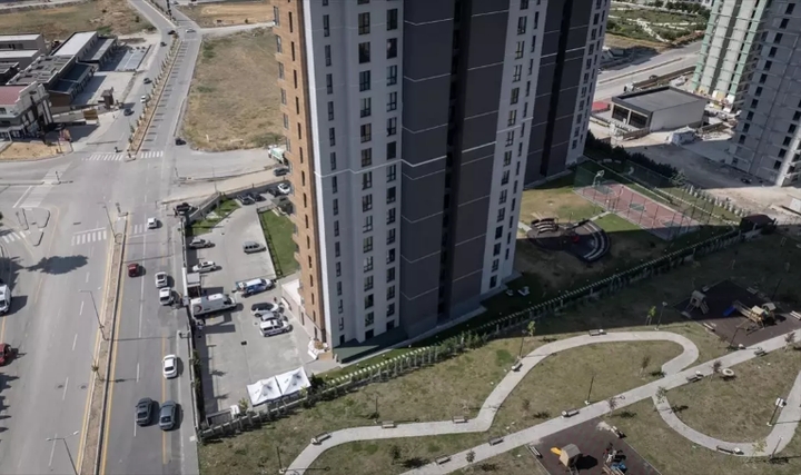 Çankaya'da Meydana Gelen 26 Katlı Site Yangını class=