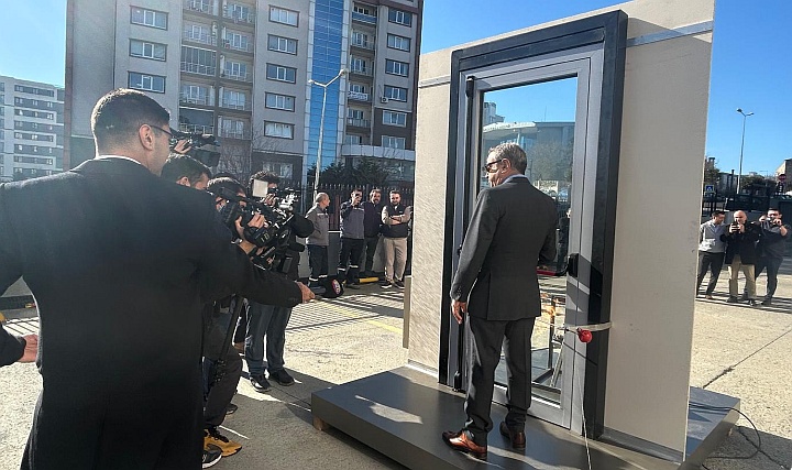 Çuhadaroğlu, Yangına Dayanıklı Kapı ve Pencereler Hayat Kurtarıyor Çuhadaroğlu, Yangına Dayanıklı Kapı ve Pencereler Hayat Kurtarıyor