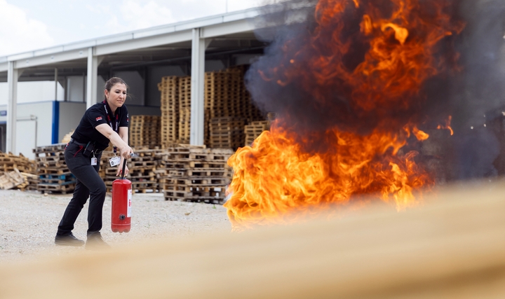 Securitas İtfaiye Uyarıyor: Yangında İlk 180 Saniye Çok Önemli Securitas İtfaiye Uyarıyor: Yangında İlk 180 Saniye Çok Önemli