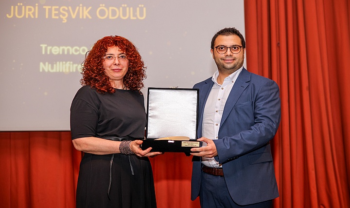 Tremco CPG, Nullifire FZ100 Ürünü 30. Altın Çekül Ödülleri'nde Juri Teşvik Ödülü Aldı Tremco CPG, Nullifire FZ100 Ürünü 30. Altın Çekül Ödülleri'nde Juri Teşvik Ödülü Aldı