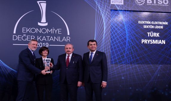 Türk Prysmian Kablo'ya 'Sektör Lideri' Ödülü Türk Prysmian Kablo'ya 'Sektör Lideri' Ödülü