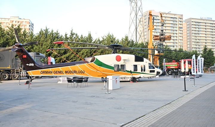 Türkiye'nin İlk Yerli Yangın Söndürme Helikopteri Tanıtıldı