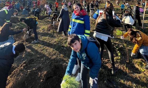Yangında Tahrip Olan 54 Dönümlük Alana 3 Bin Ağaç Dikildi