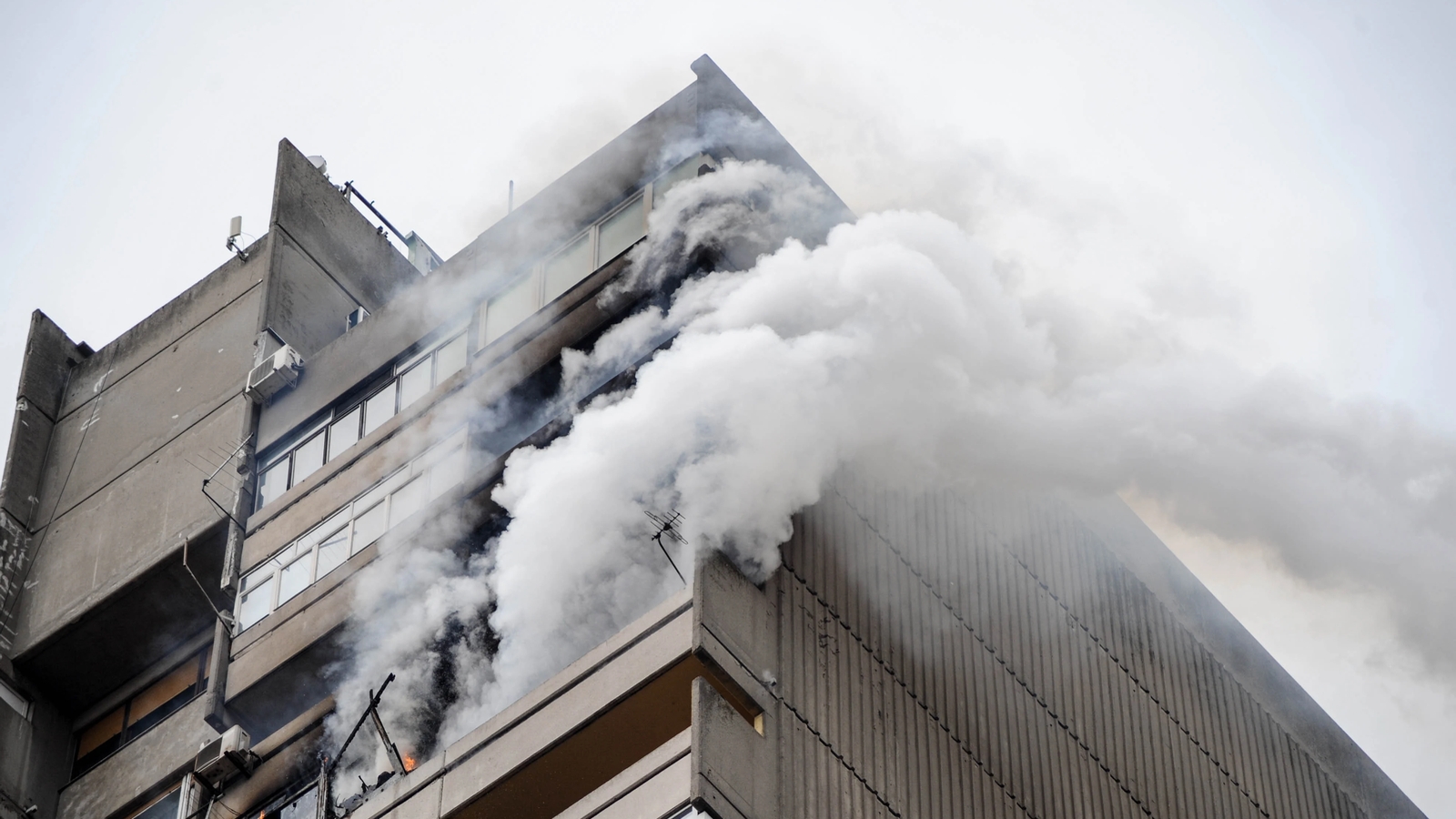 Yangınlarda Duman Tahliyesi için Her Saniye Önemli