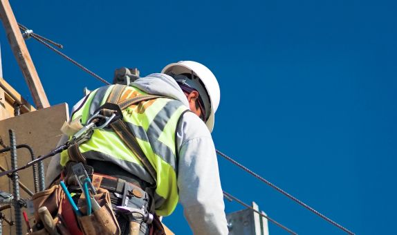 Sağlık ve Emniyet Girişimleriyle İşçilerin Performanslarının Etkilenmesi Sağlık ve Emniyet Girişimleriyle İşçilerin Performanslarının Etkilenmesi