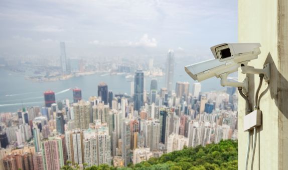 Aşağıdan -Yukarıya Yaklaşımı Bilgi Tabanı ile Bütünleştirerek Gözetleme Videosundaki Hareket Eden Objelerin Bulunması Aşağıdan -Yukarıya Yaklaşımı Bilgi Tabanı ile Bütünleştirerek Gözetleme Videosundaki Hareket Eden Objelerin Bulunması