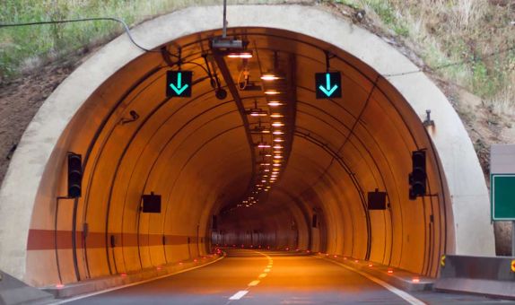 Tünel Yangınlarında İnsanların Boşaltılması: İki Metodolojinin Çapraz Değerlendirmesi